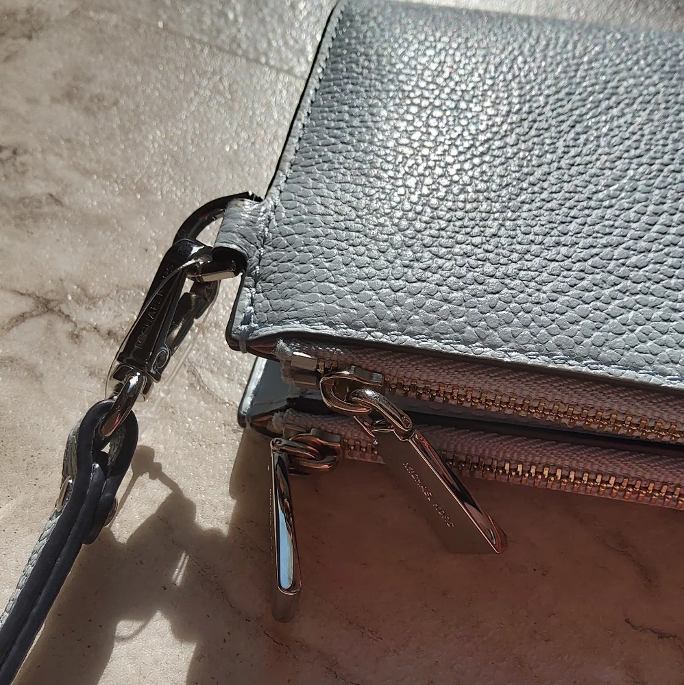 Michael Kors Adele Double Zip Wristlet NWOT - Picture 3 of 11